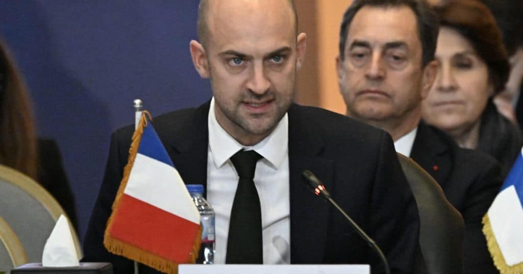 Șeful diplomației franceze anunță un nou pachet de sancțiuni împotriva Rusiei și afirmă că Parisul „nu își dorește o pace de mântuială”