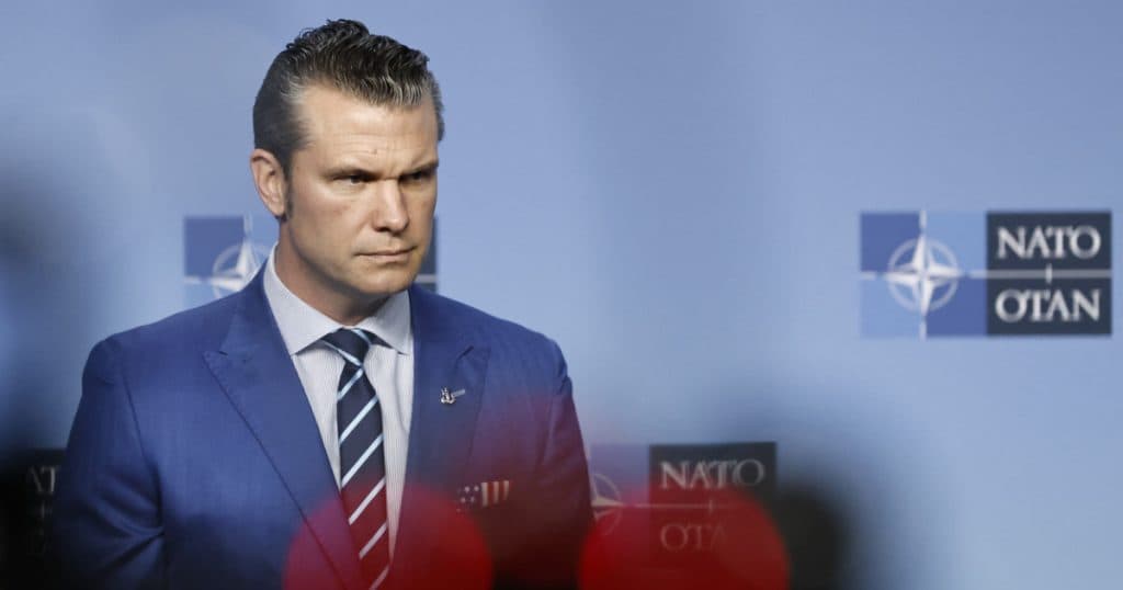 Șeful Pentagonului susține că Trump nu trădează Ucraina prin negocierile cu Putin pentru încheierea războiului.