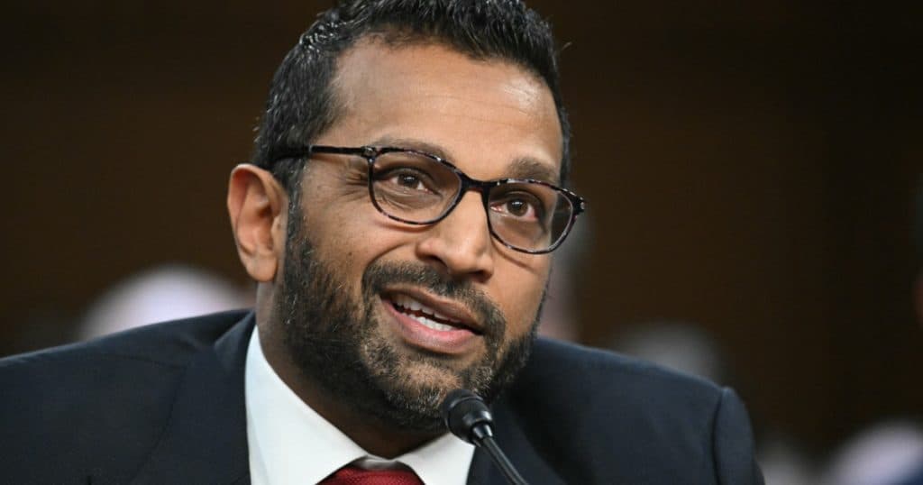 Senatul îl validează pe Kash Patel ca lider al FBI, una dintre cele mai contestate nominalizări din administrația lui Donald Trump.