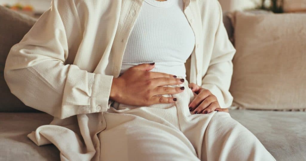 Simptomele ascunse ale endometriozei pe care trebuie să le cunoști