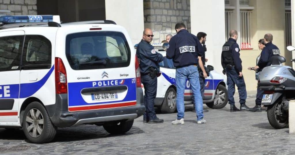 Șofer român reținut în Franța pentru transportul a aproape o jumătate de tonă de cocaină.