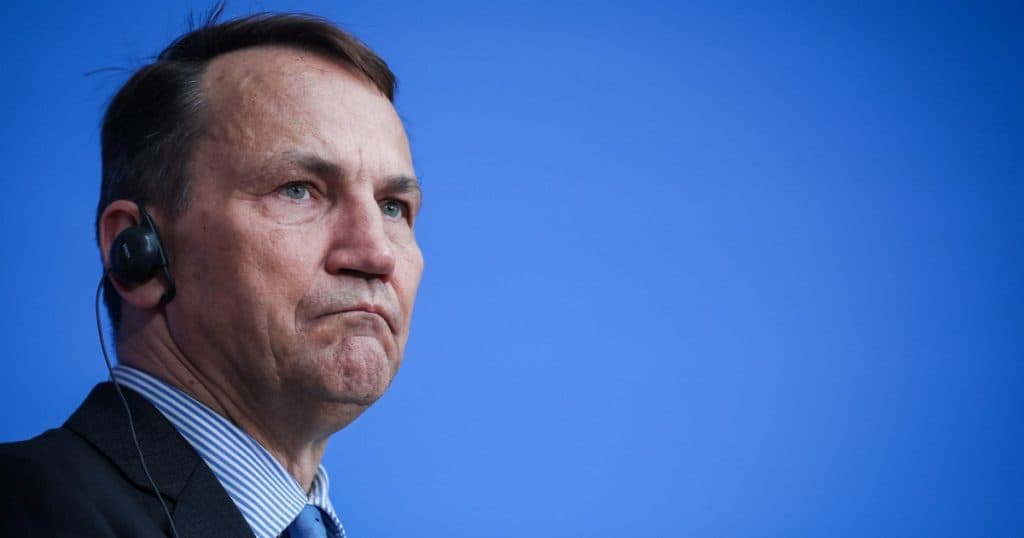 Ministrul polonez de externe afirmă că țările europene nu vor forma o armată comună. „Să fim prudenți cu acest termen”