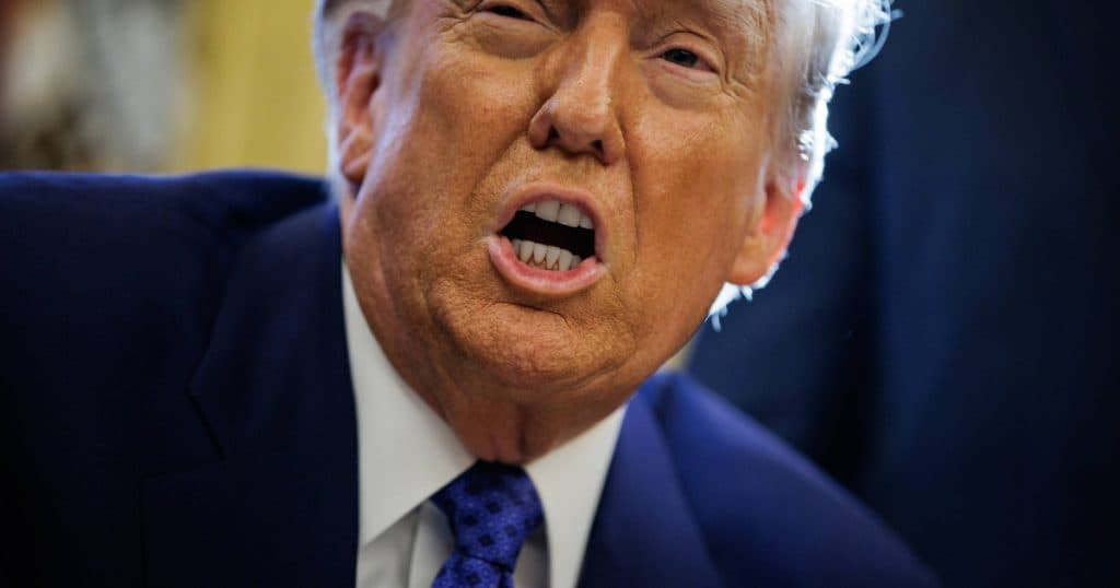 Trump îl citează pe Napoleon: „Cine își salvează țara nu încalcă nicio lege”. Democrații: „Te exprimi ca un veritabil dictator!”