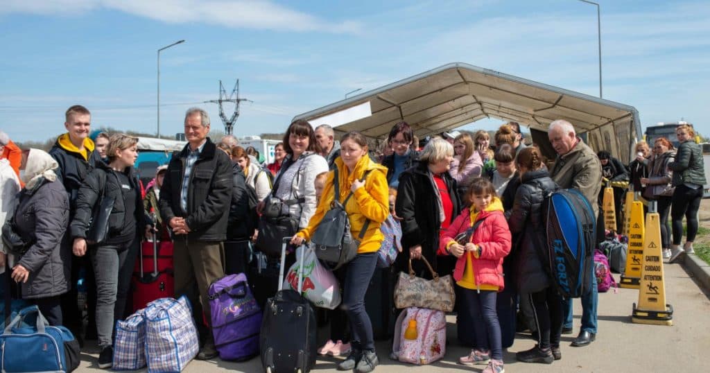 Zelenski afirmă că ucrainenii au scos 35 de miliarde de dolari din țară în primul an de război: „Într-adevăr, economia noastră s-a prăbușit”.