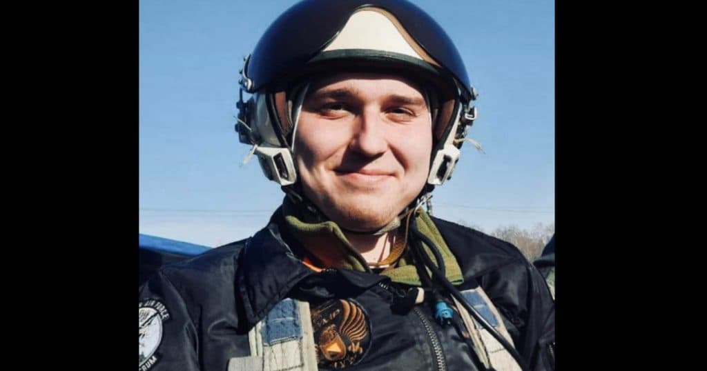 Ucrainenii își exprimă regretul pentru moartea căpitanului Ivan Bolotov, decedat în timpul misiunii. „Piloții nu mor niciodată, ei rămân pentru totdeauna în cer.”