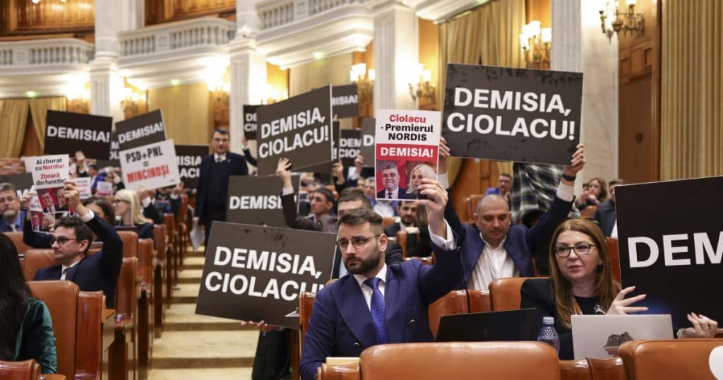 USR a refuzat să voteze bugetul pentru 2025: „PSD și PNL reduc fondurile pentru pensionari și copii, dar păstrează privilegiile specialilor”