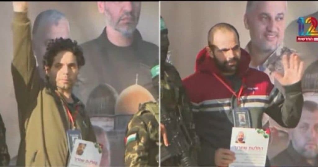 Doi ostatici israelieni au fost eliberați de Hamas, după 484 de zile în captivitate, iar un al treilea bărbat urmează să fie predat Crucii Roșii.