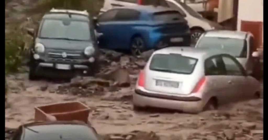 Inundaţii puternice în Sicilia: pompierii au efectuat peste 100 de intervenţii. Opt regiuni din sudul Italiei, sub alertă cod galben.