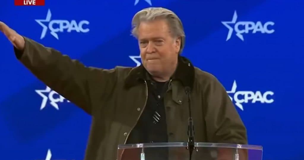 Steve Bannon, fost consilier al lui Trump, a făcut salutul nazist la o convenție a conservatorilor din SUA. „Luptați, luptați, luptați”