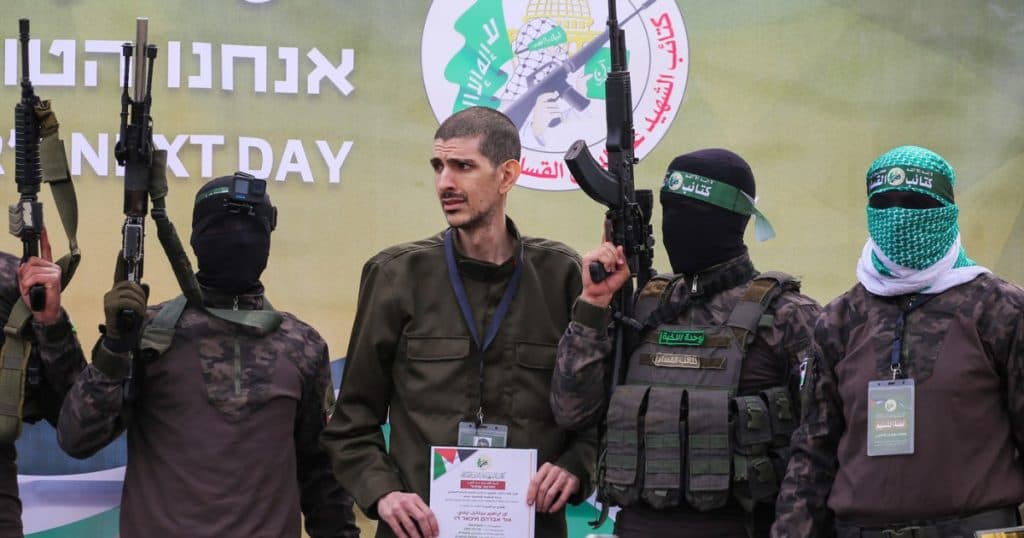 Trei ostatici israelieni, eliberați de Hamas. Cine sunt cei trei bărbați pentru care Israelul va elibera 183 de palestinieni.