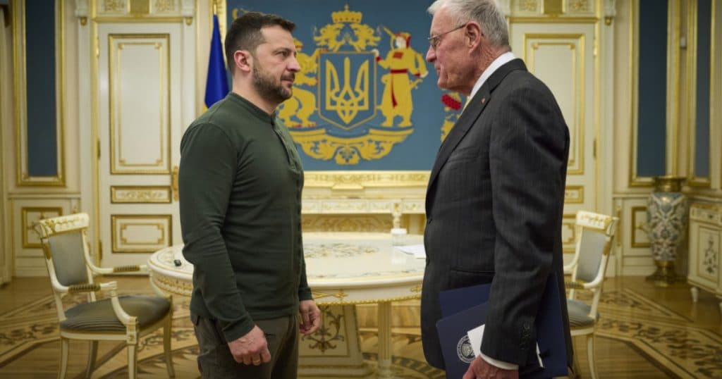 Zelenski: Ucraina este pregătită pentru un acord solid de investiții și securitate cu SUA, iar Axios informează că Trump își „îmbunătățește” oferta.