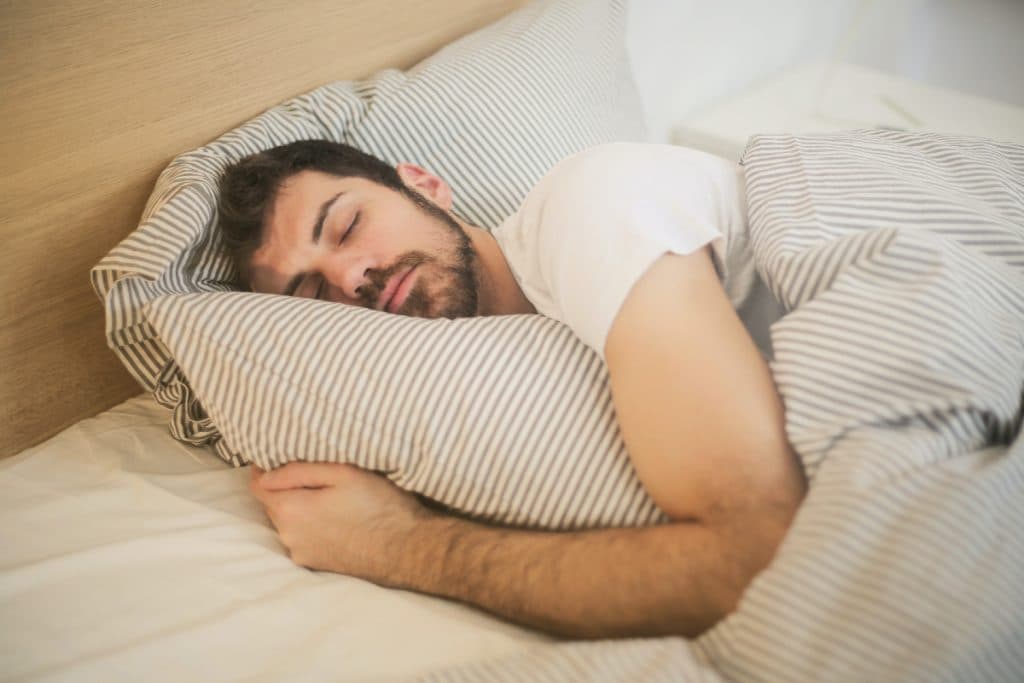 4 ingrediente care „reînvie” creierul și îmbunătățesc somnul