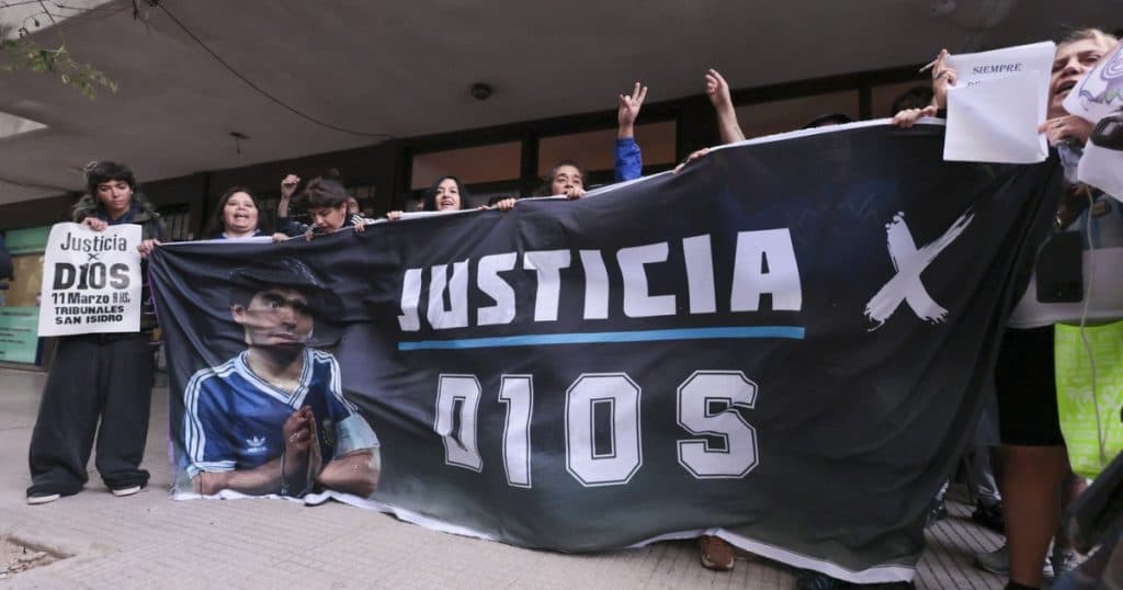 A demarat procedura echipei medicale care l-a tratat pe Maradona. „Diego, copiii săi, poporul argentinian merită justiție.”