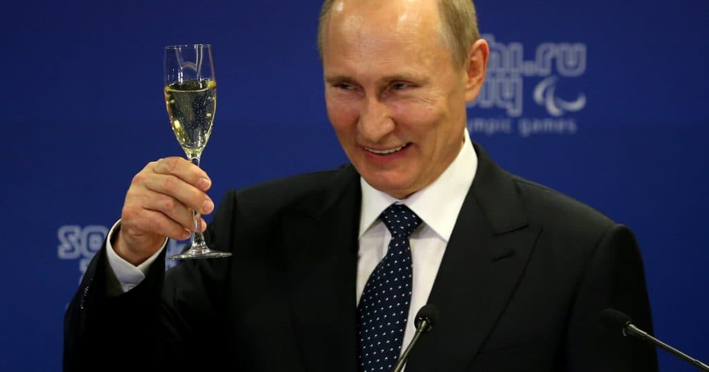 Analiză: Modalitățile prin care Vladimir Putin a reușit să flateze și să manipuleze cinci președinți americani. Narațiunea care l-a impresionat pe George W. Bush