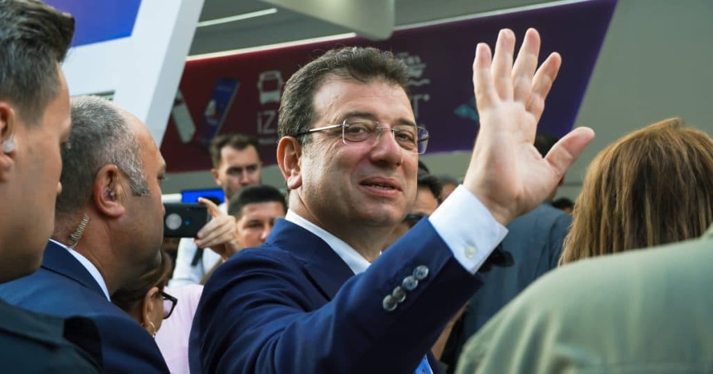 Autoritățile din Ankara l-au reținut și pe avocatul primarului arestat al Istanbulului. Ce acuzații sunt aduse apărătorului edilului?
