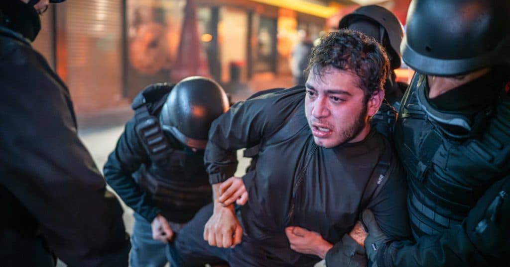 Autoritățile din Turcia au reținut mai mult de 1.100 de indivizi, printre care jurnaliști, ca urmare a protestelor considerate „malefice”.