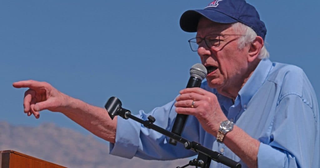 Bernie Sanders câștigă popularitate prin criticarea administrației Statelor Unite. Ce strategii ar putea duce la înfrângerea lui Trump?