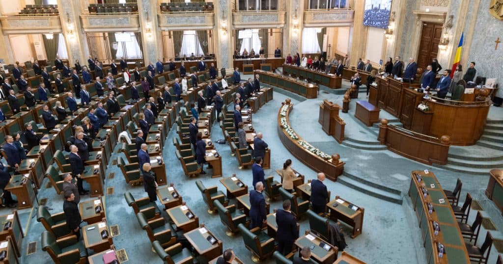 Cartele de acces în Senat pentru angajați. Mircea Abrudean: Toți angajații își înregistrează prezența. Este inclus în programul de reformă.