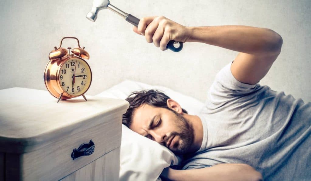 De ce este nerecomandat să folosești multiple alarme dimineața. Afecțiuni pe care le poți provoca dacă amâni alarma de prea multe ori.