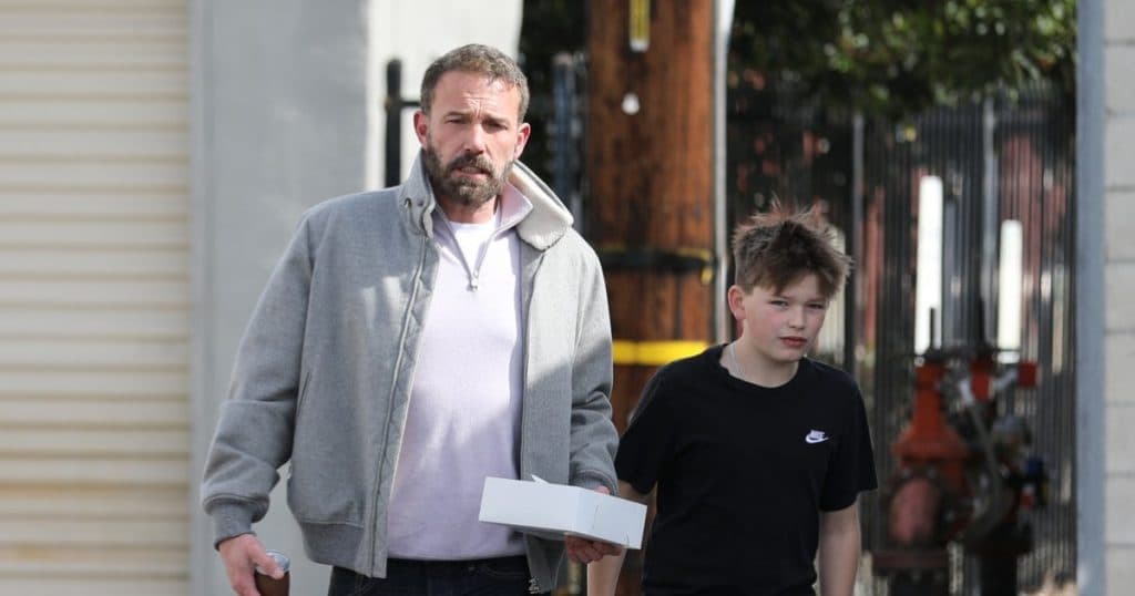 „Eu am bani, tu ești lefter”. Reacția lui Ben Affleck când fiul său de 13 ani a dorit adidași de 6000 de dolari.