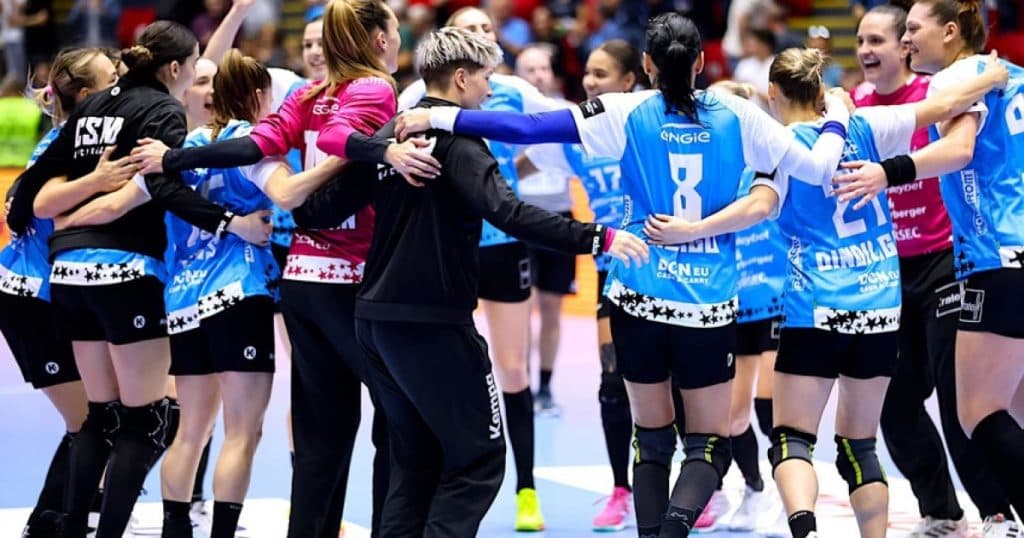 Handbal feminin: CSM București câștigă cu un scor convingător împotriva Rapid București în turul optimilor Ligii Campionilor