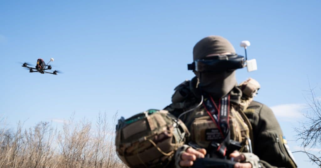 Militarii ucraineni îl provoacă pe Putin: „Azi, cel mai avansat tanc din lume nu face față unui pilot de drone, chiar și mahmur”