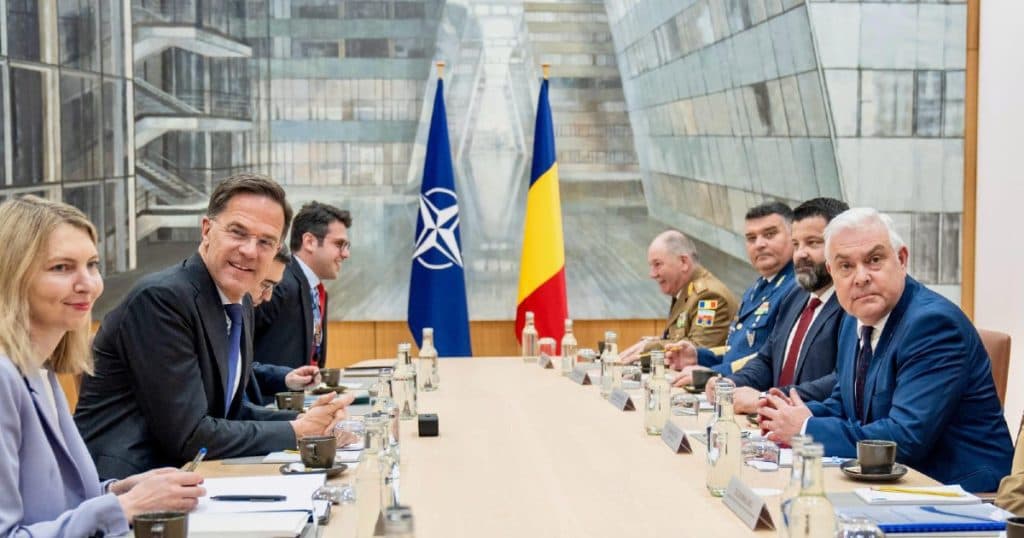 Ministrul Apărării s-a întâlnit cu liderul NATO. Ce subiecte au abordat Angel Tîlvăr și Mark Rutte