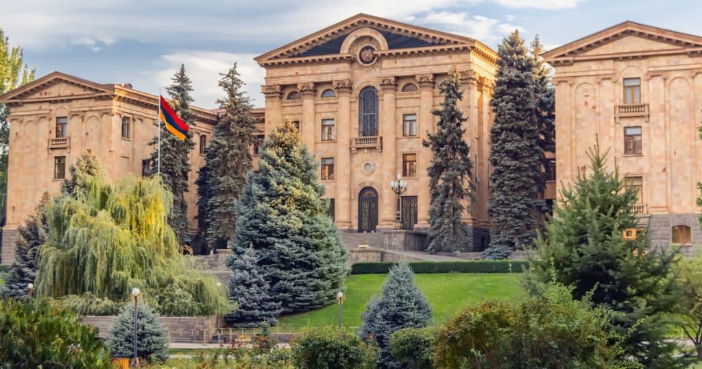 Moment istoric în Armenia: Parlamentul de la Erevan a votat pentru lansarea candidaturii de aderare la Uniunea Europeană.