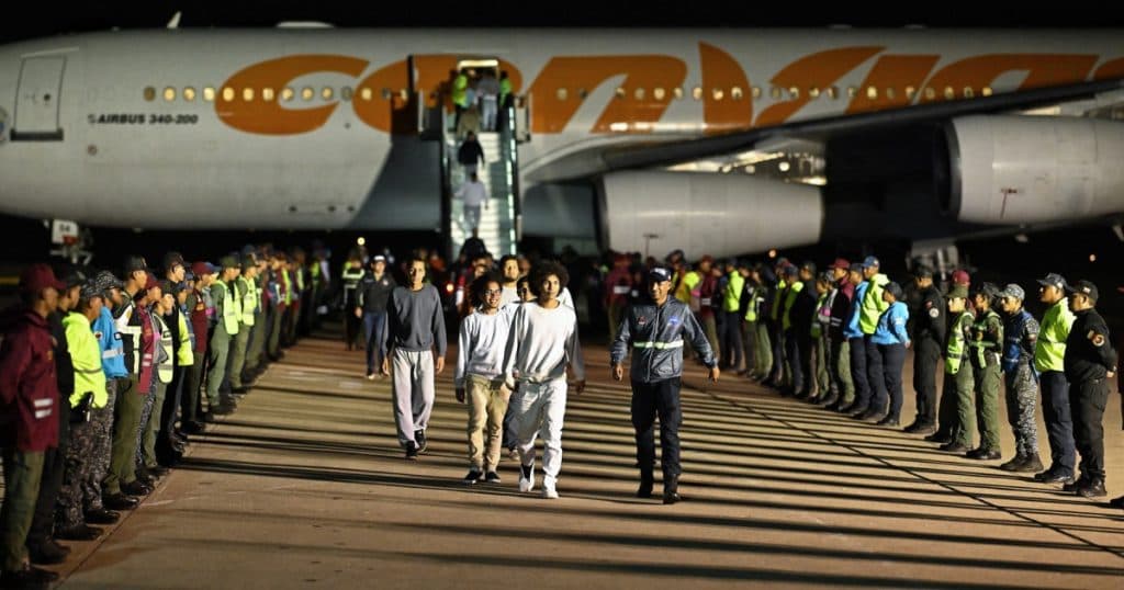 Naziştii au beneficiat de un tratament superior comparativ cu venezuelenii deportaţi de Trump, afirmă un judecător din SUA.