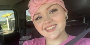O adolescentă din SUA, diagnosticată cu o boală rară asociată vârstei înaintate, a reușit să învingă cancerul într-un mod miraculos.