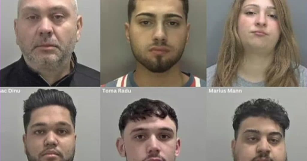 Opt curieri români au primit condamnări de 30 de ani de închisoare în Anglia pentru furtul unor colete în valoare de 1 milion de euro.