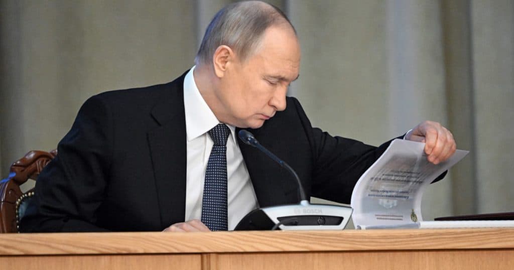Putin a instruit diplomații săi să amâne negocierile de la Riad. „Timpul este acum în favoarea noastră”