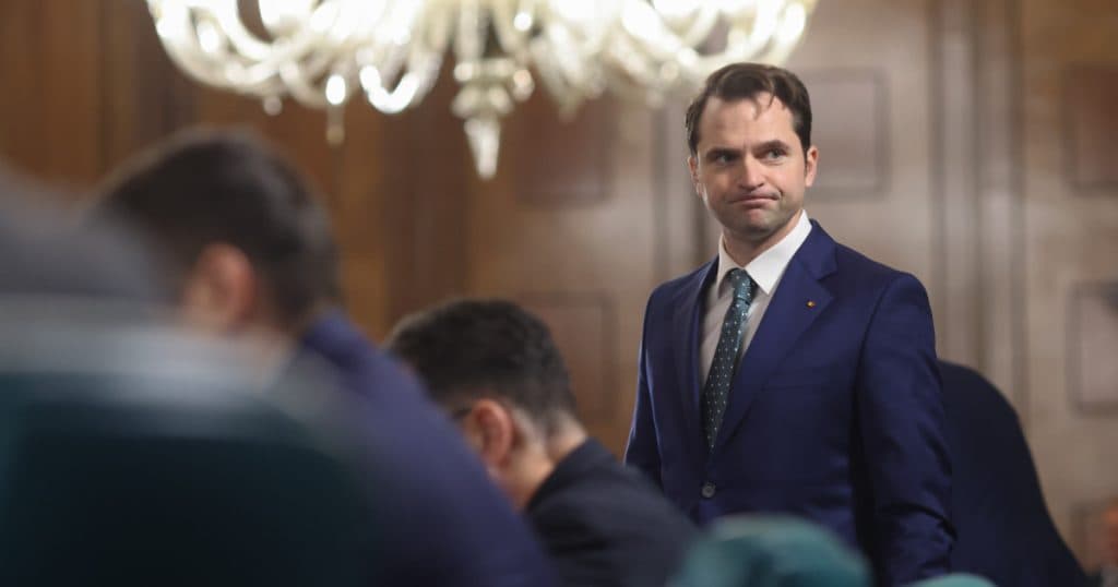 Senatul a respins moțiunea AUR îndreptată împotriva ministrului Energiei, Sebastian Burduja.