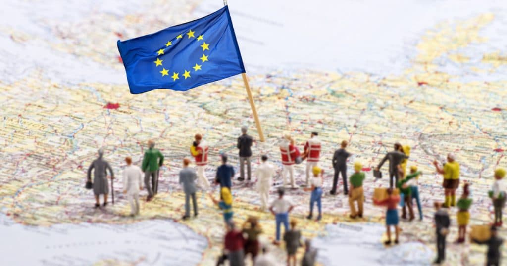 Sondaj Eurobarometru: 70% dintre români consideră că România beneficiază de statutul de membru al Uniunii Europene