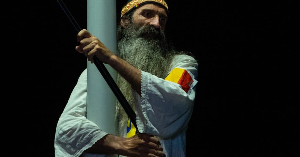 „Stegarul Dac” a fost internat în secția de psihiatrie după ce a urcat din nou pe o macară.