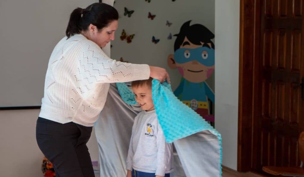 Terapia senzorială ar putea reprezenta o soluție pentru a contracara expunerea excesivă a copiilor la ecrane.