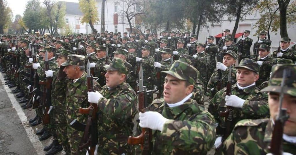 Un senator USR acuză MApN de refuzul de a preciza numărul generalilor pensionați din Armată. Motivul invocat de instituție