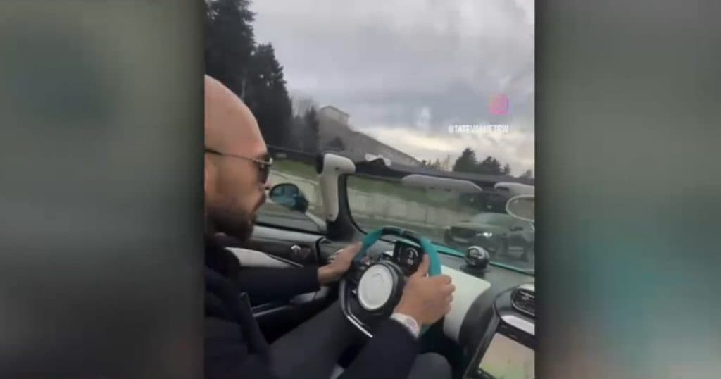 Andrew Tate a provocat autoritățile române conducând o mașină de lux cu 150 de km pe oră în București. Ce s-a întâmplat după „cursă”