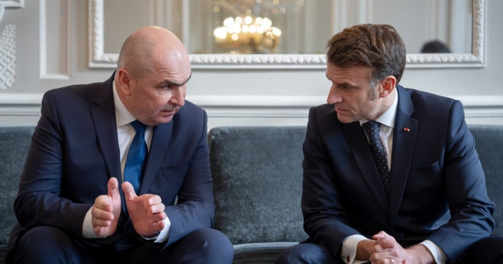 Bolojan, întâmpinat de Macron la summitul pentru Ucraina de la Paris, unde sunt prezenți peste 30 de lideri din UE și NATO.