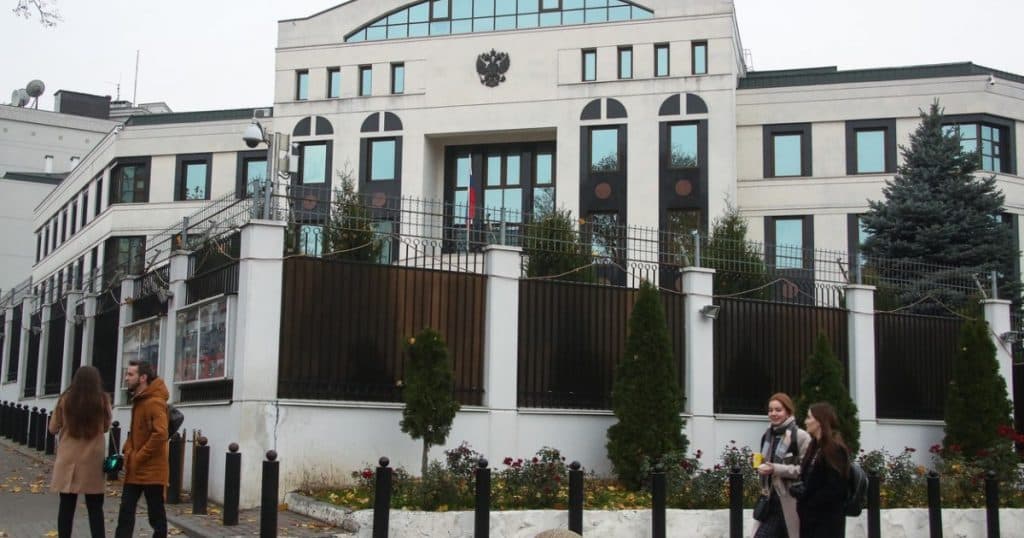 Chișinăul expulzează trei diplomați ruși, după ce ambasada lui Putin a sprijinit un fost deputat condamnat în fuga sa din țară.