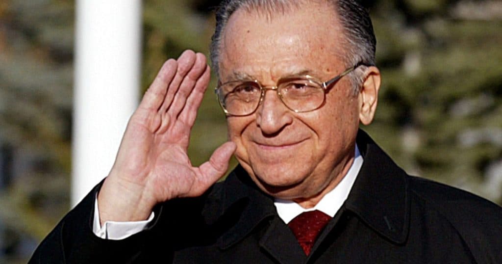 Ion Iliescu pierde certificatul de revoluţionar. Care este motivul?