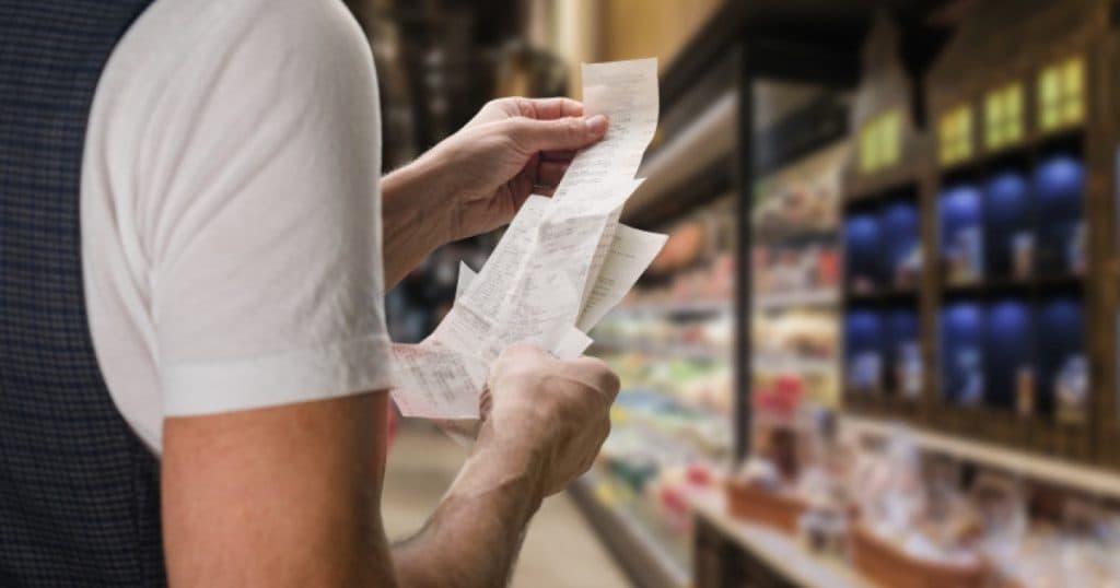 Noi scumpiri în România: “Mâncăm cât mai puțin, ce să facem?” – opiniile economiștilor.