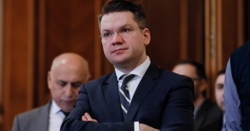 Scandal provocat de Mihail Neamțu după o postare cu injurii în mediul online. Se solicită demiterea sa din funcția de conducere a Comisiei de Cultură.