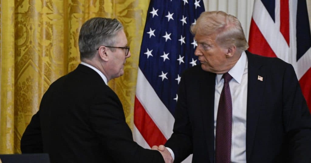 Washington și Londra, negocieri privind un acord economic bilateral. Donald Trump a avut duminică o conversație cu Keith Starmer.