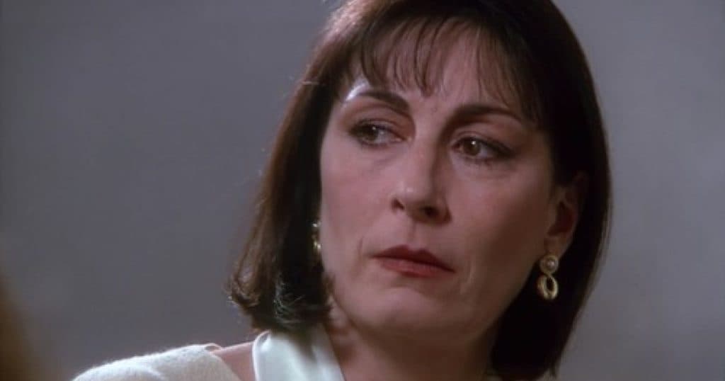 Actrița Anjelica Huston anunță că a fost diagnosticată cu cancer: „Am reușit să supraviețuiesc și sunt mândră”