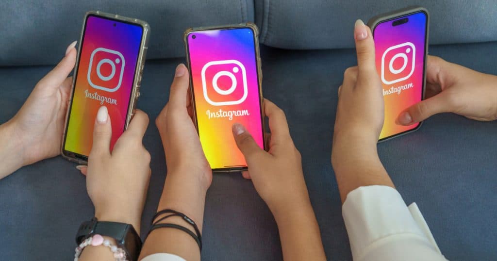 Adolescenții cu vârsta sub 16 ani nu vor mai avea permisiunea de a realiza transmisii live pe Instagram fără consimțământul părinților. Meta implementează restricții noi.