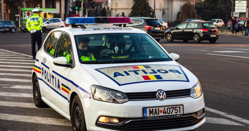 Adolescenții acuzați de jaf armat într-un magazin din Constanța, reținuți pentru 24 de ore