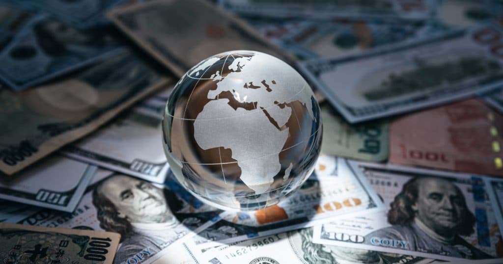 Analiză: Ce se preconizează pentru economia globală, deja afectată, în urma noilor taxe vamale impuse de SUA.
