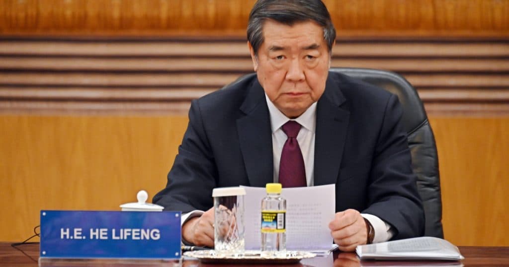 Analiză: China își consolidează poziția în conflictul tarifar inițiat de Donald Trump. Răspunsul pregătit de „locotenentul” lui Xi Jinping.