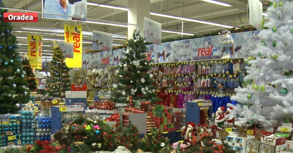 Analiză: Cum își anulează Donald Trump Crăciunul. Producătorii de decorațiuni din China, fără comenzi din Statele Unite.